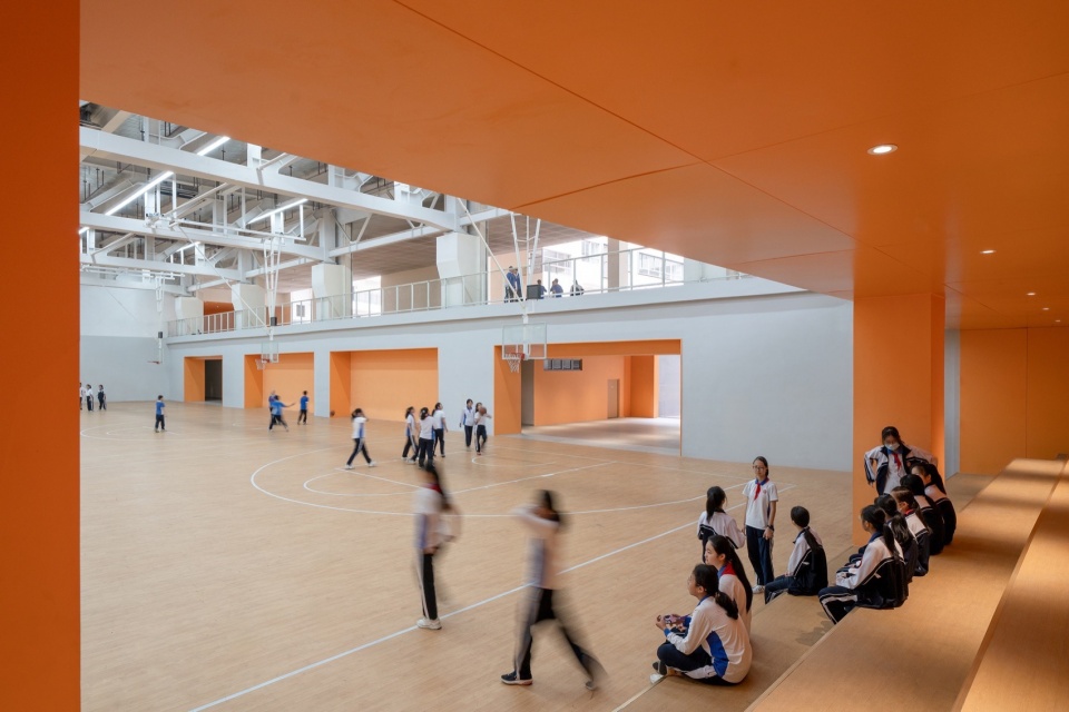Intervention of Hongling Middle School Shixia Campus by Tumushi Architects