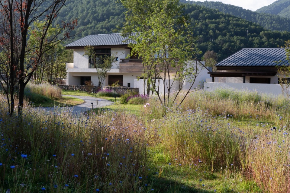 Lugu Lanyond Alpine Lake Retreat by Z scape