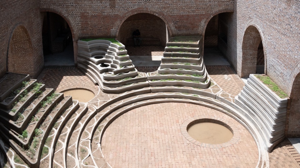 Underground House of the Future by John Lin Olivier Ottevaere Lidia Ratoi