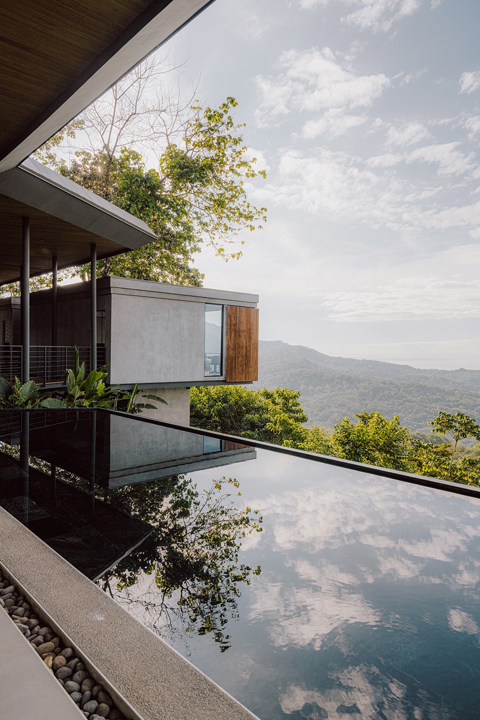 casa komorebi by studio saxe