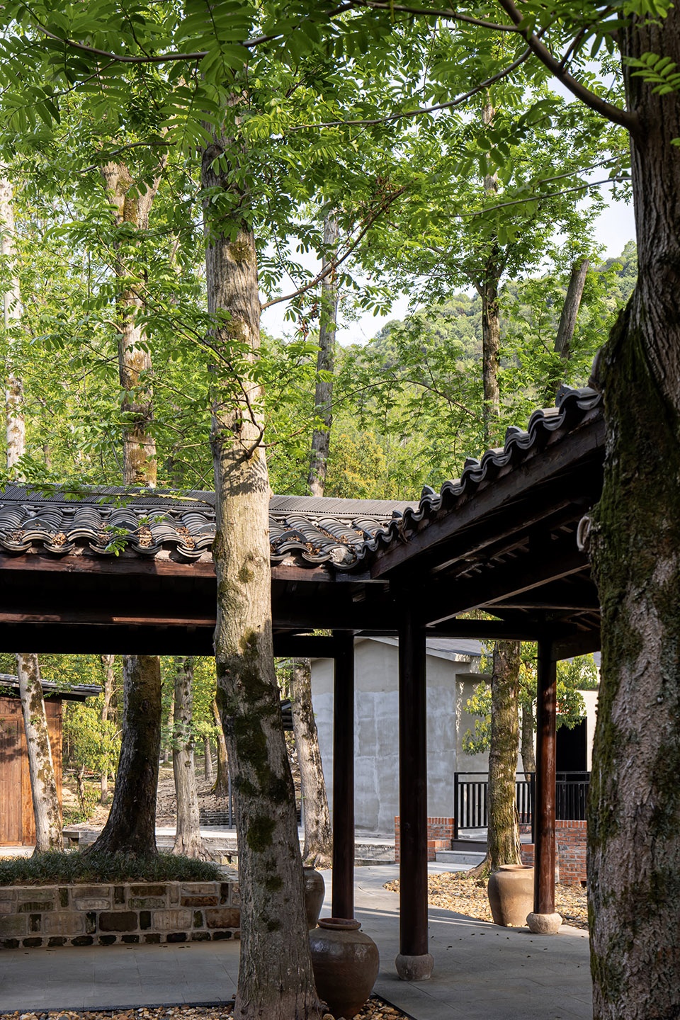 chizhou hongzhuanji guesthouse by suzhou youjian commercial design