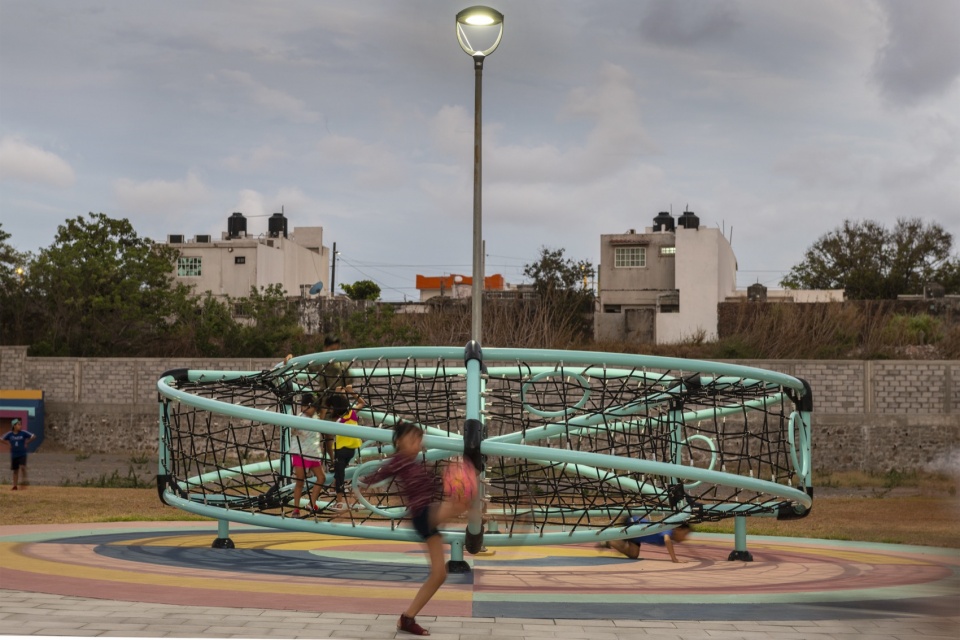 la bulla by taller multidisciplinar