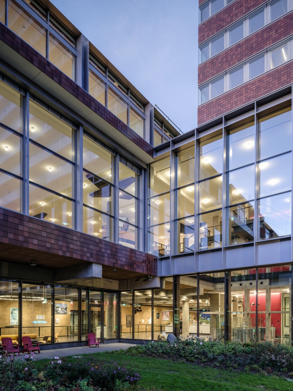 De Nederlandsche Bank Amsterdam by Mecanoo