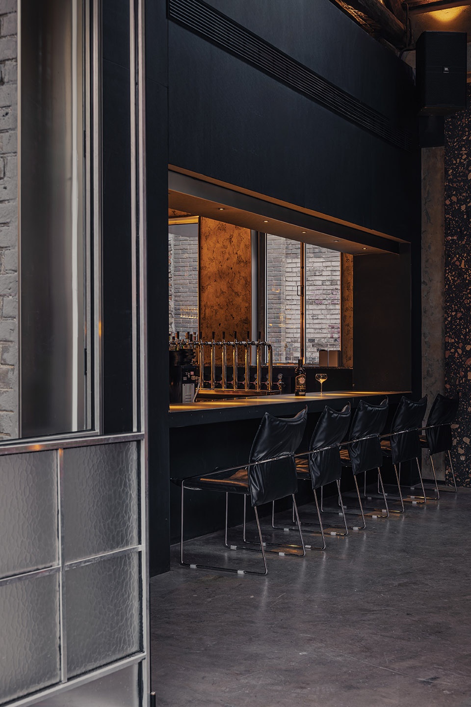 hanzhong qioban bistro by two design