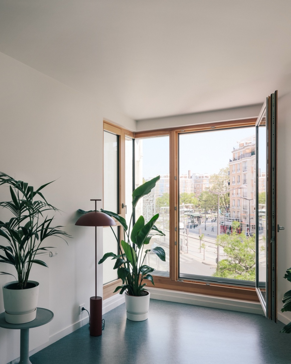 105 Boulevard Poniatowski 12 social housing 1 business premises by MARS Architectes