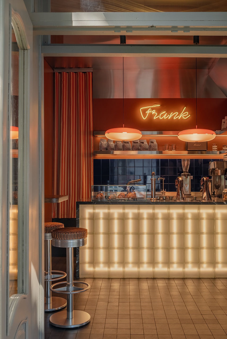 Frank Cafe