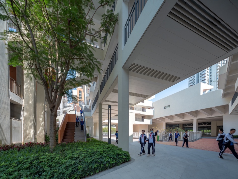 Intervention of Hongling Middle School Shixia Campus by Tumushi Architects