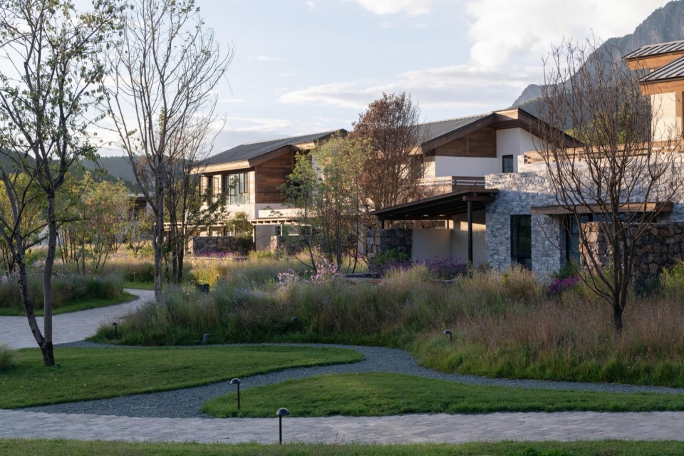 Lugu Lanyond Alpine Lake Retreat by Z scape