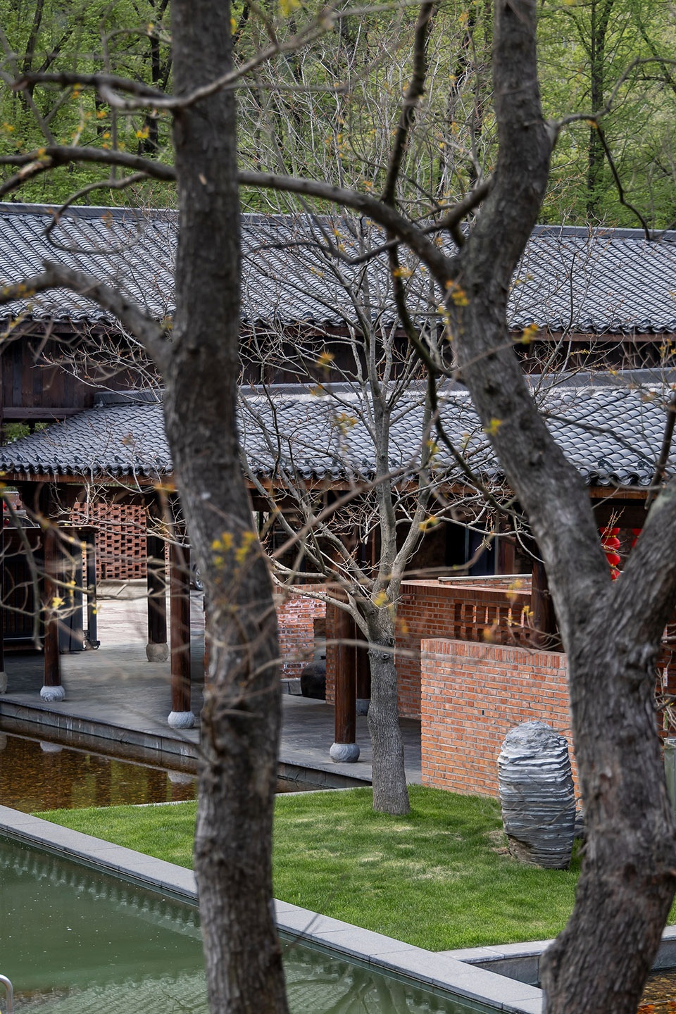 chizhou hongzhuanji guesthouse by suzhou youjian commercial design