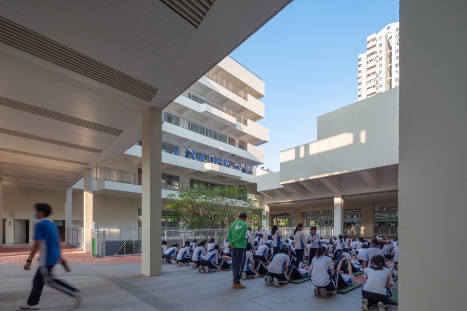 Intervention of Hongling Middle School Shixia Campus by Tumushi Architects