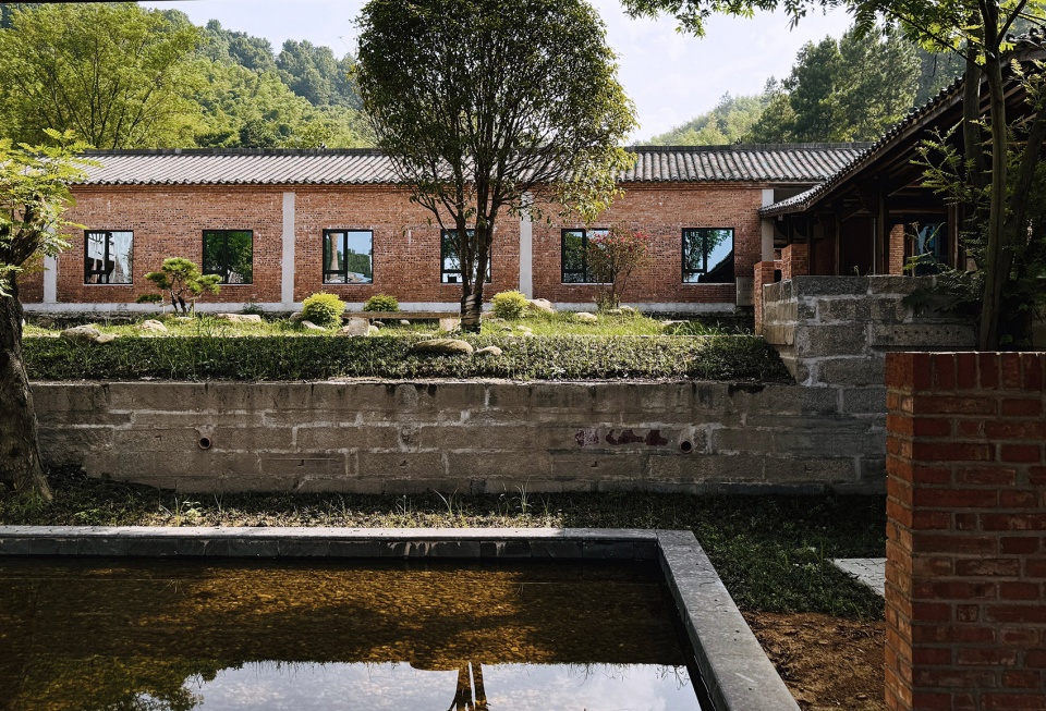 chizhou hongzhuanji guesthouse by suzhou youjian commercial design