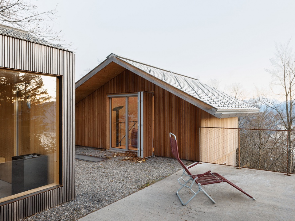 the swiss alpine cabin reconstruction by guca arch