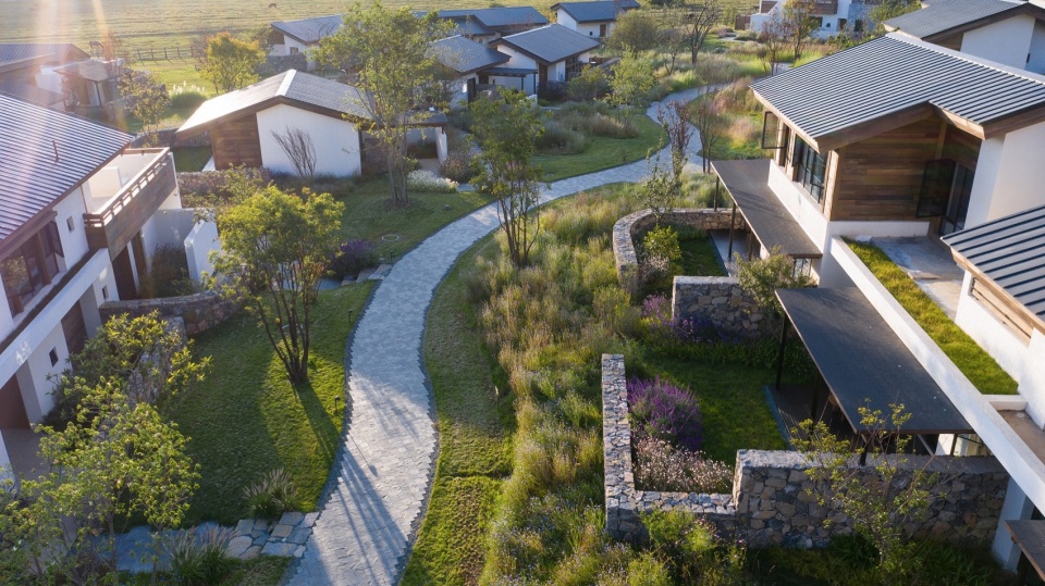 Lugu Lanyond Alpine Lake Retreat by Z scape