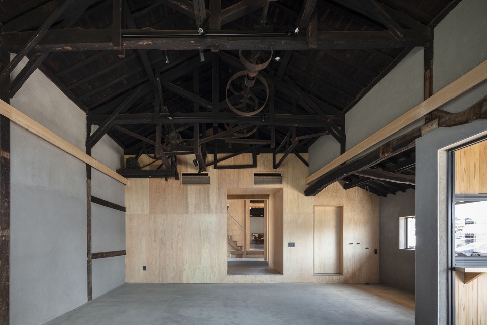 Residence Renovated from Rice Mill
