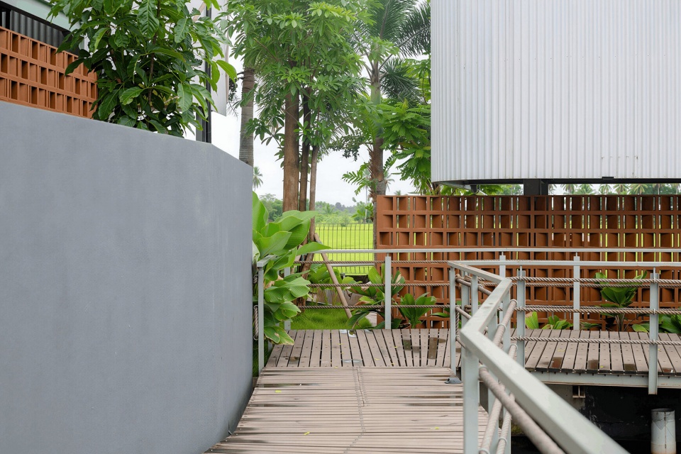 padi rest area by miv architects