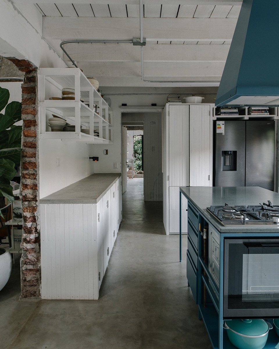 CASA TAM by Ivan Bravo Architects