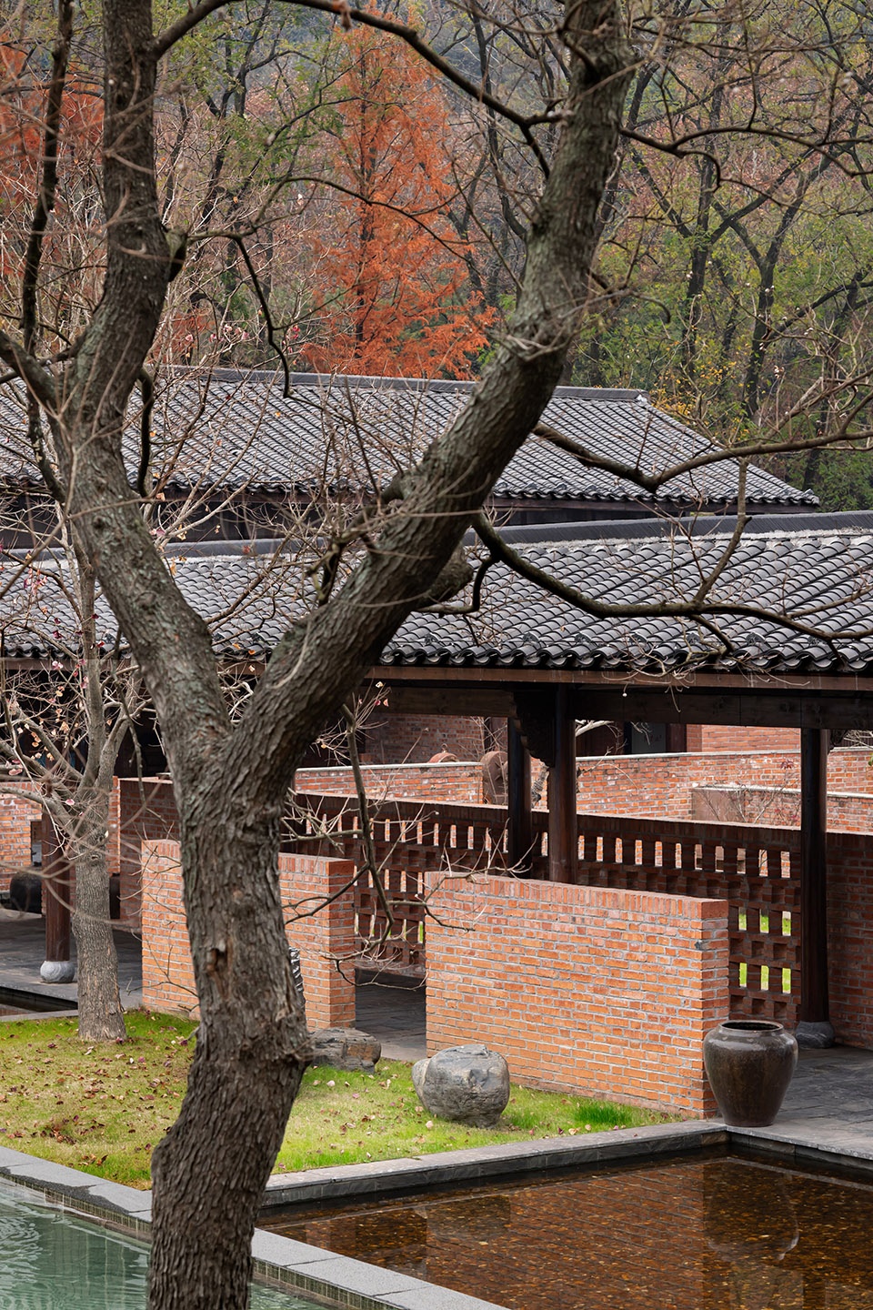 chizhou hongzhuanji guesthouse by suzhou youjian commercial design