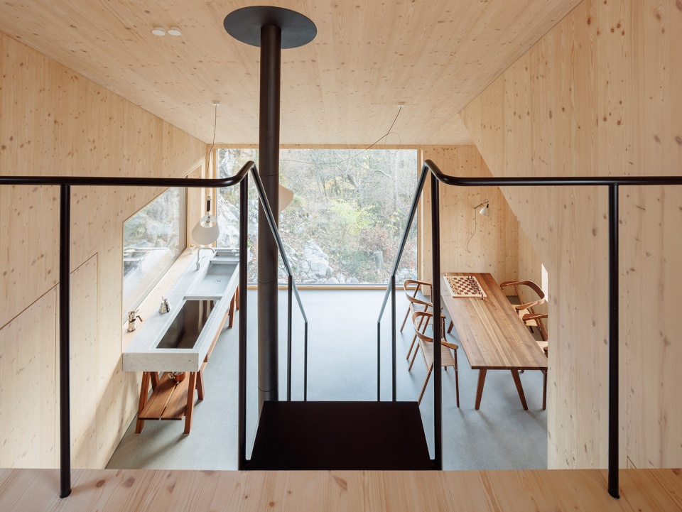 the swiss alpine cabin reconstruction by guca arch