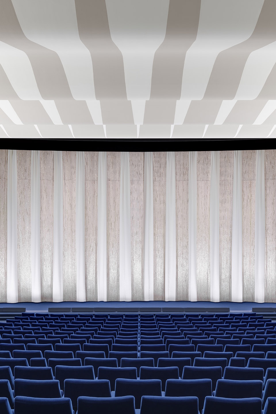 refurbishment of kino international by dickmann richter architekten