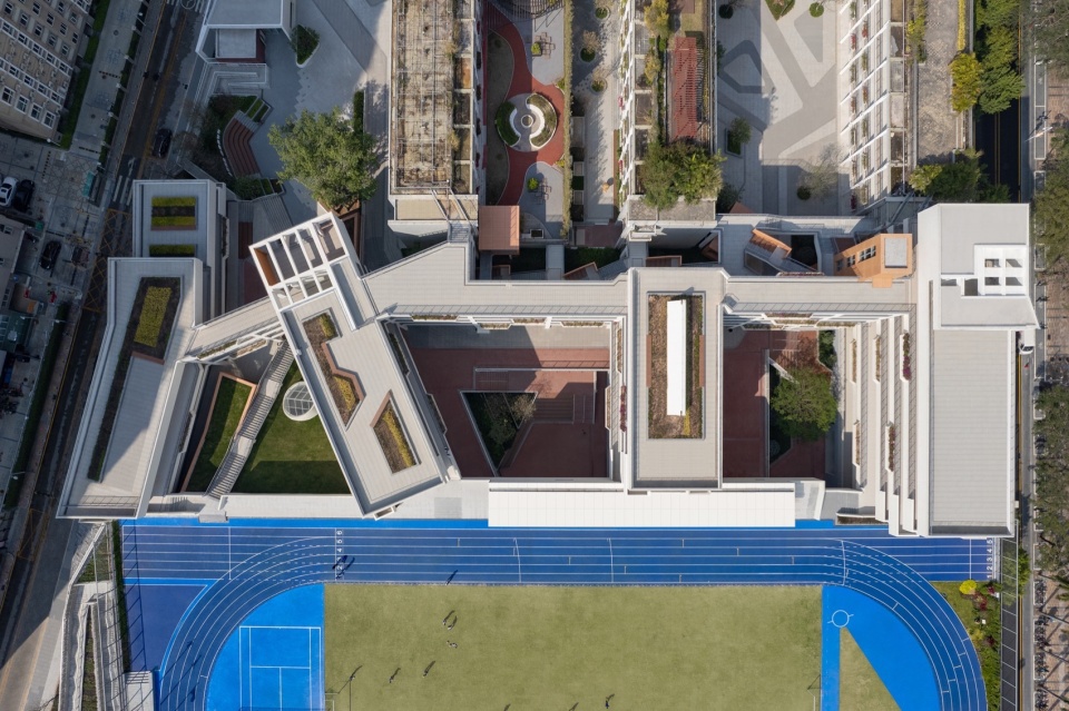 Intervention of Hongling Middle School Shixia Campus by Tumushi Architects