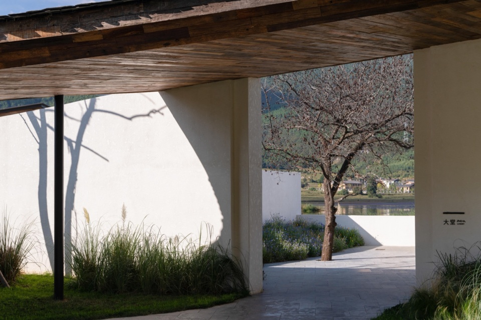 Lugu Lanyond Alpine Lake Retreat by Z scape