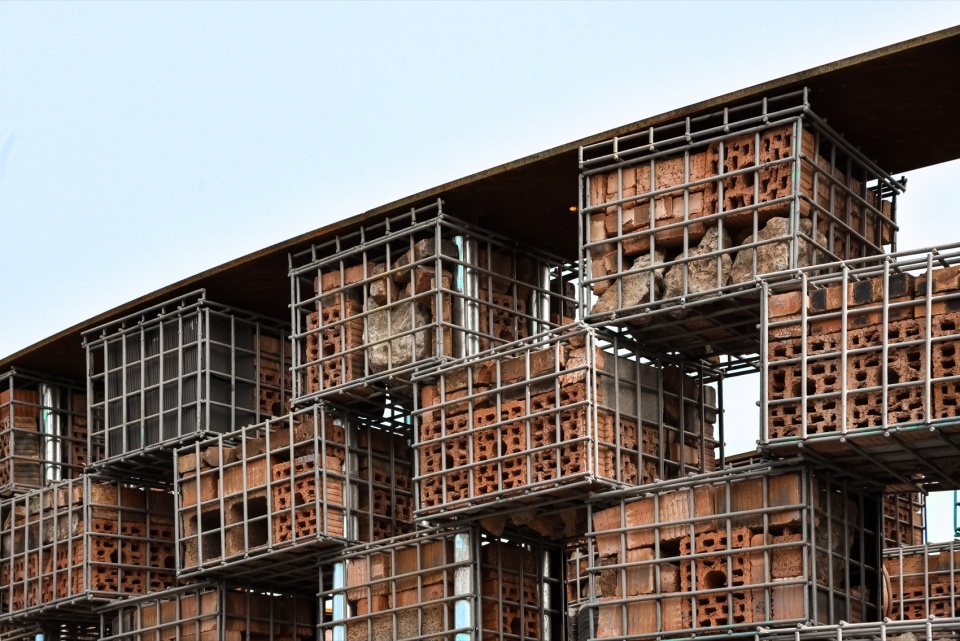 echo of the ruins by 1y architecture