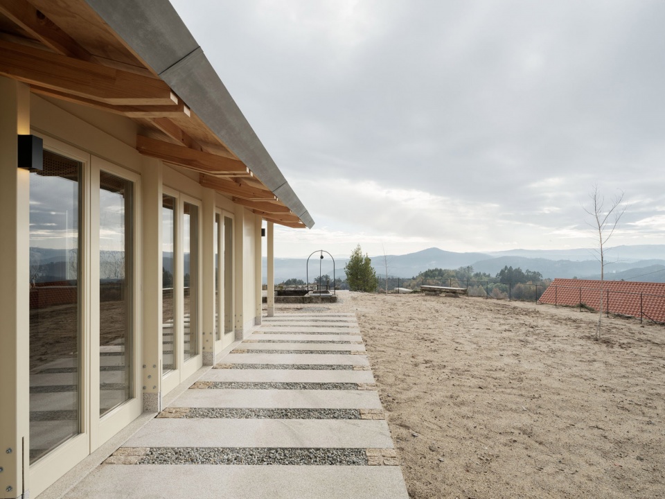 muimenta social center by miguel angel diaz gonzalez