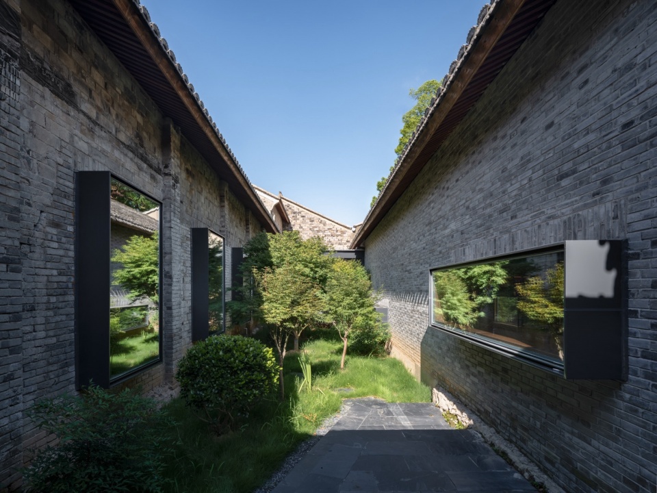 Ink Imprint Fuchengyin Boutique Hotel by LYCS Architecture