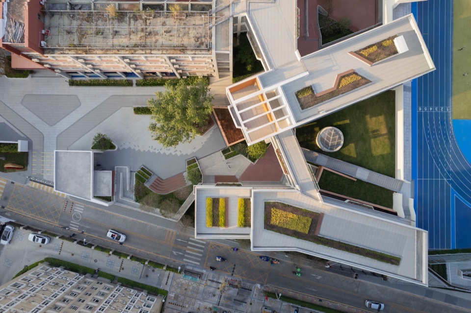 Intervention of Hongling Middle School Shixia Campus by Tumushi Architects