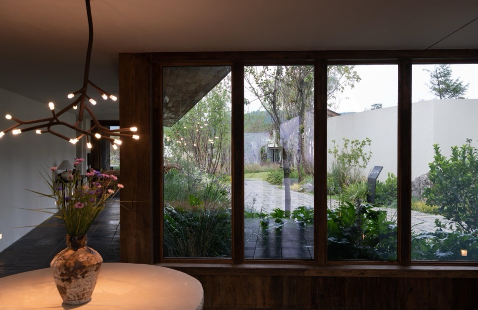 Lugu Lanyond Alpine Lake Retreat by Z scape