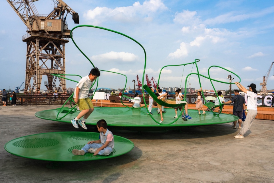Sun Machine by DL Atelier