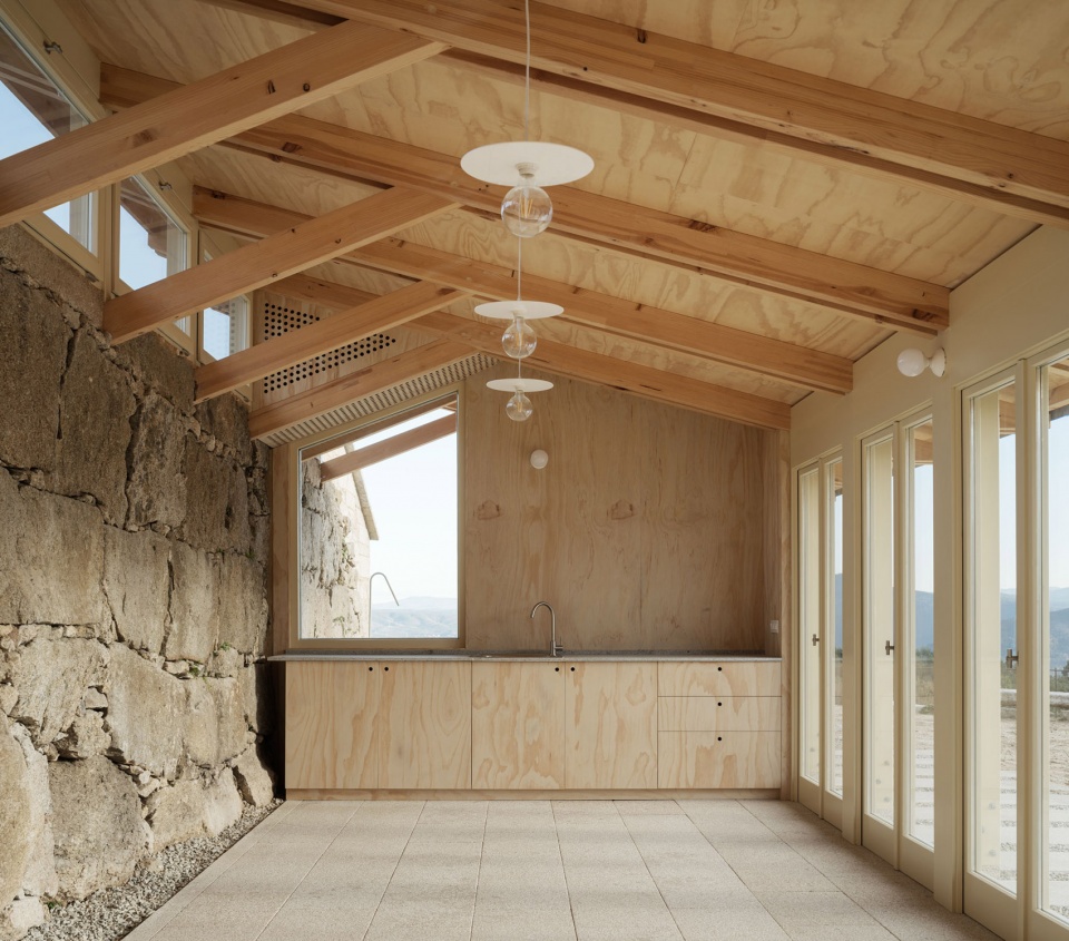 muimenta social center by miguel angel diaz gonzalez