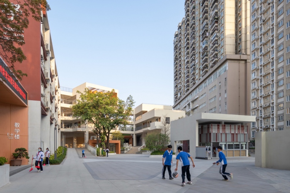 Intervention of Hongling Middle School Shixia Campus by Tumushi Architects