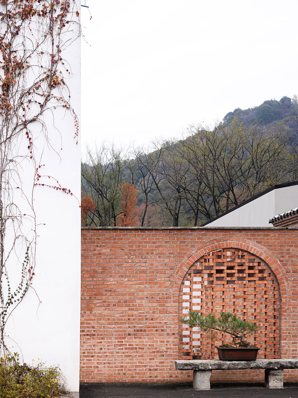 chizhou hongzhuanji guesthouse by suzhou youjian commercial design