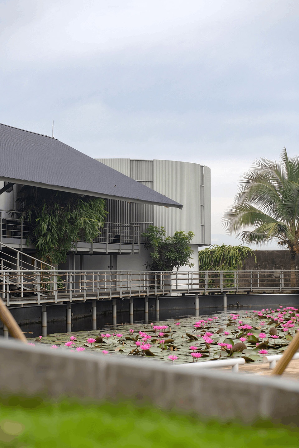 padi rest area by miv architects