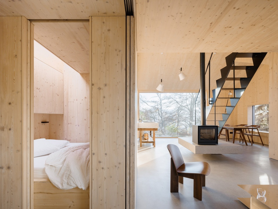 the swiss alpine cabin reconstruction by guca arch