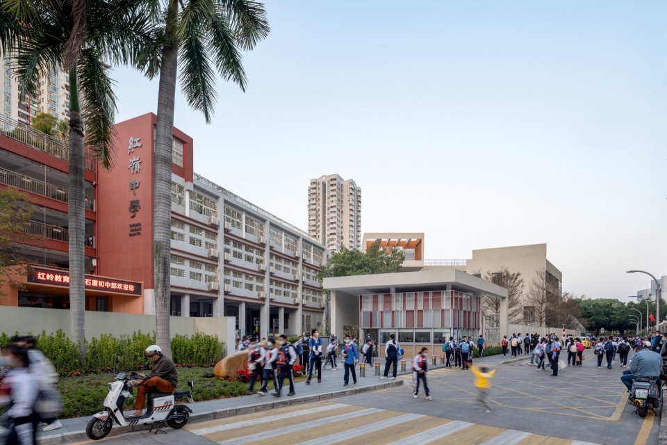 Intervention of Hongling Middle School Shixia Campus by Tumushi Architects