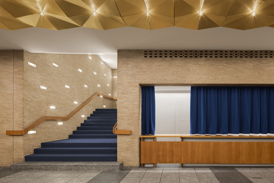 refurbishment of kino international by dickmann richter architekten