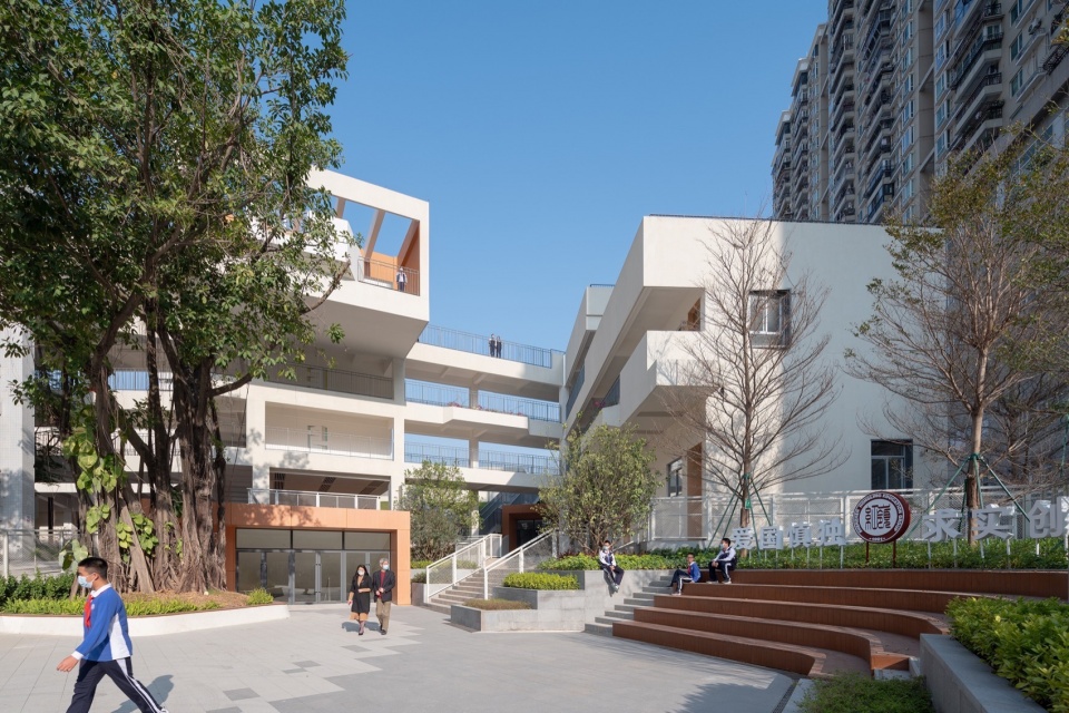 Intervention of Hongling Middle School Shixia Campus by Tumushi Architects