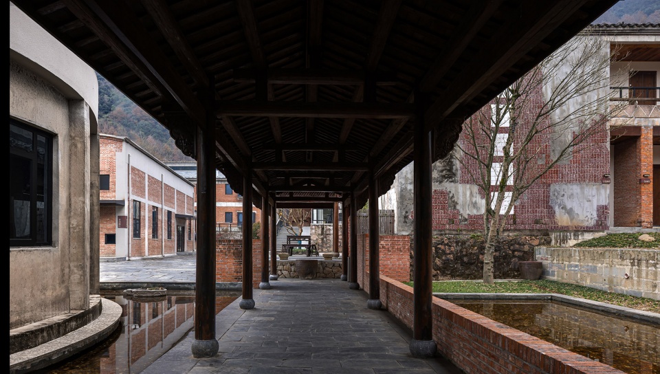 chizhou hongzhuanji guesthouse by suzhou youjian commercial design