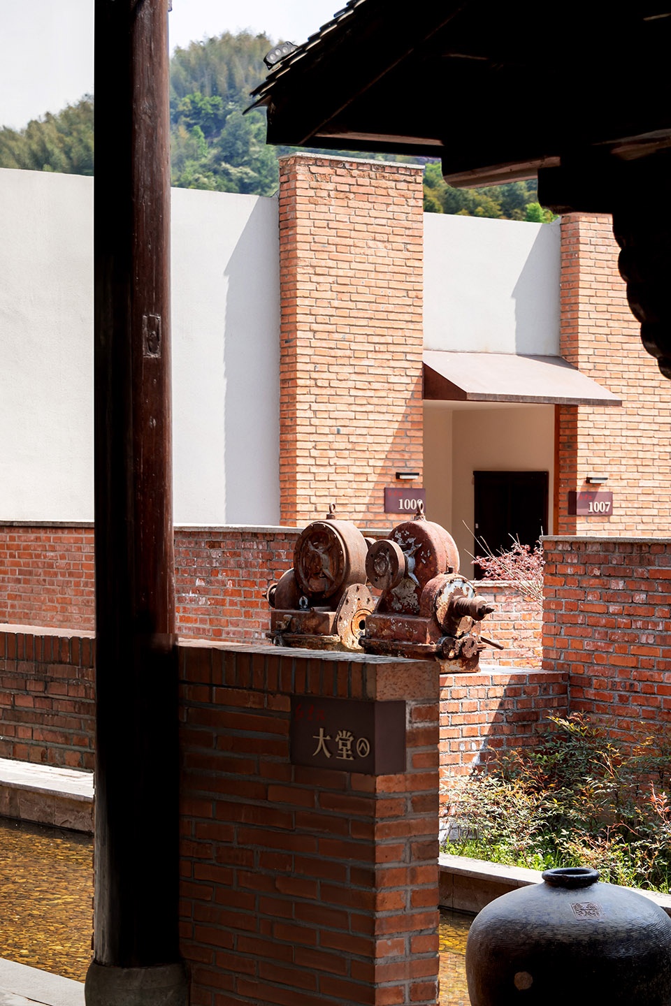 chizhou hongzhuanji guesthouse by suzhou youjian commercial design