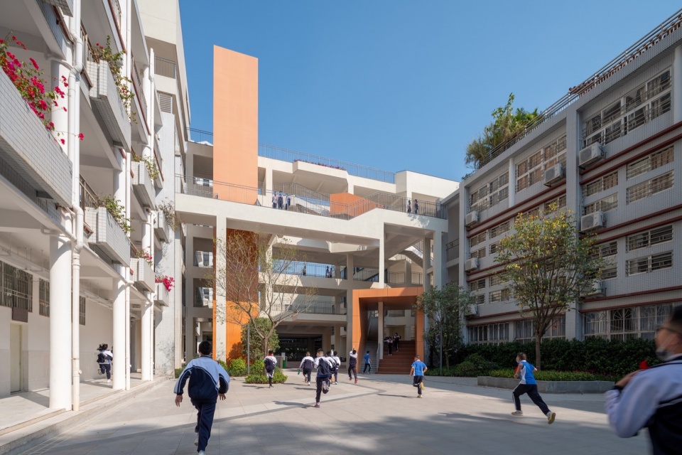 Intervention of Hongling Middle School Shixia Campus by Tumushi Architects