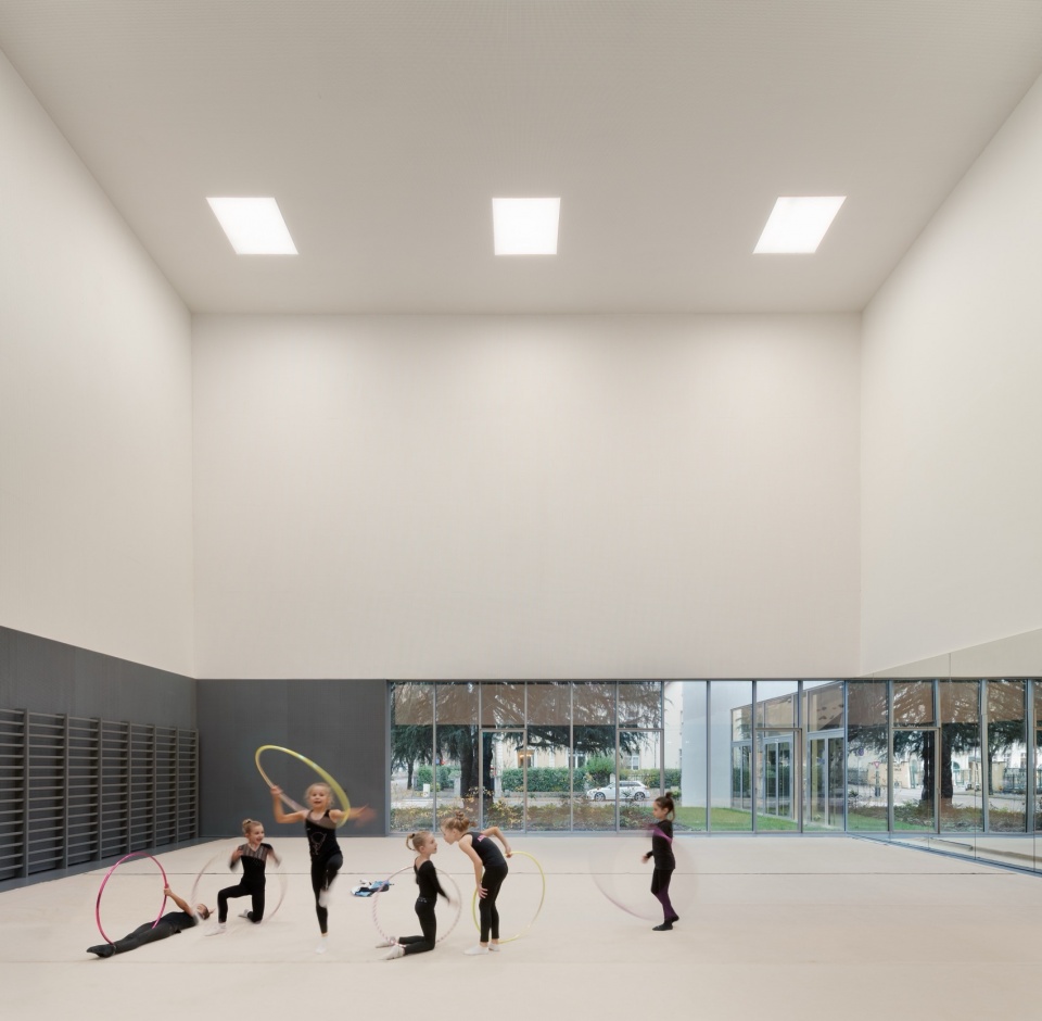 SPOT Multipurpose Sports Centre in Thionville by Dominique Coulon Associes