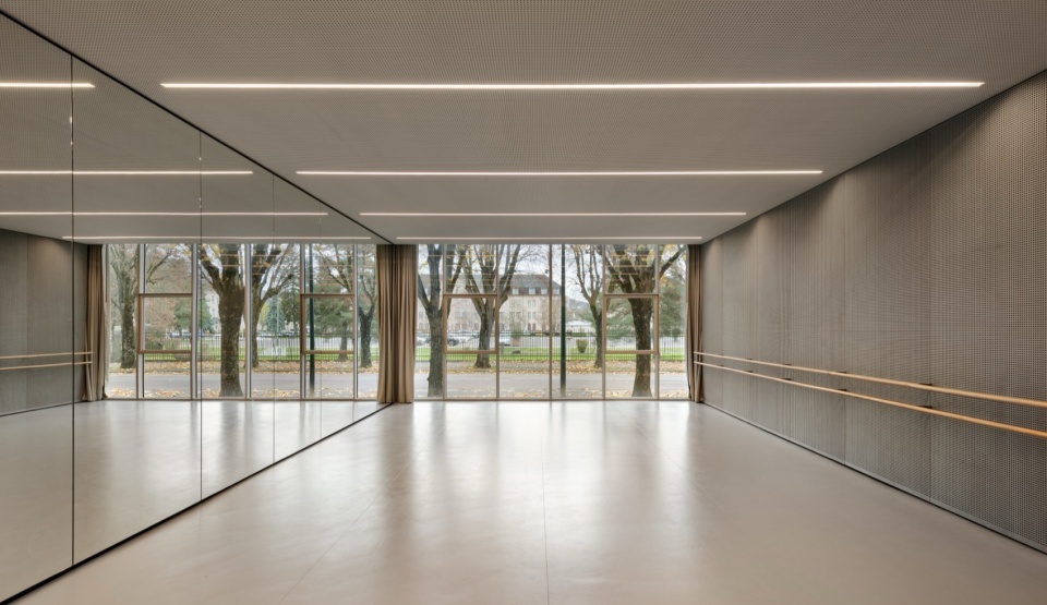 SPOT Multipurpose Sports Centre in Thionville by Dominique Coulon Associes