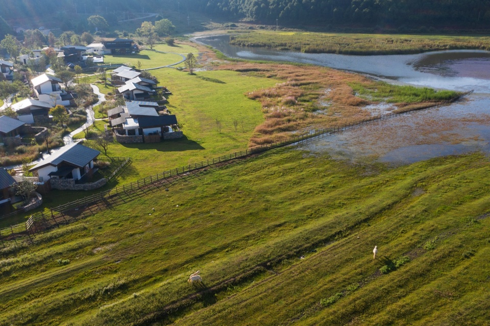 Lugu Lanyond Alpine Lake Retreat by Z scape