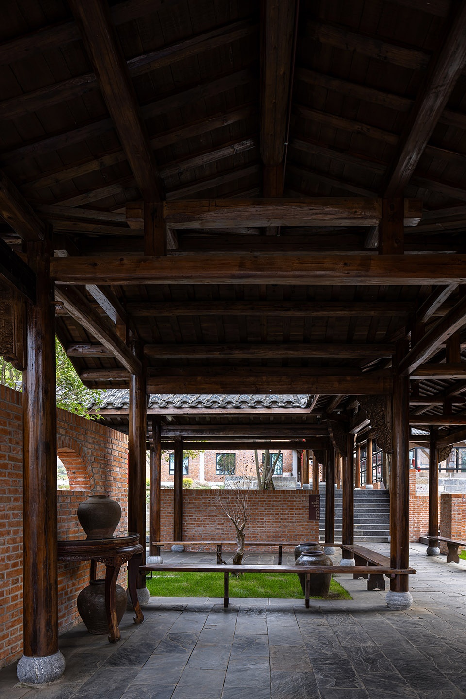 chizhou hongzhuanji guesthouse by suzhou youjian commercial design