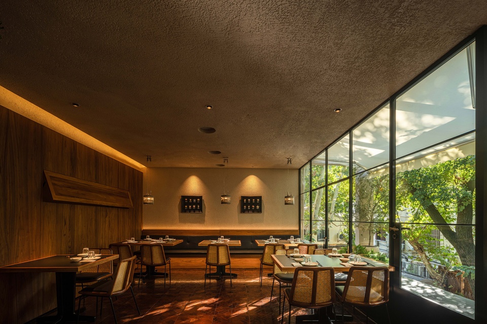 old brother seafood restaurant by young design