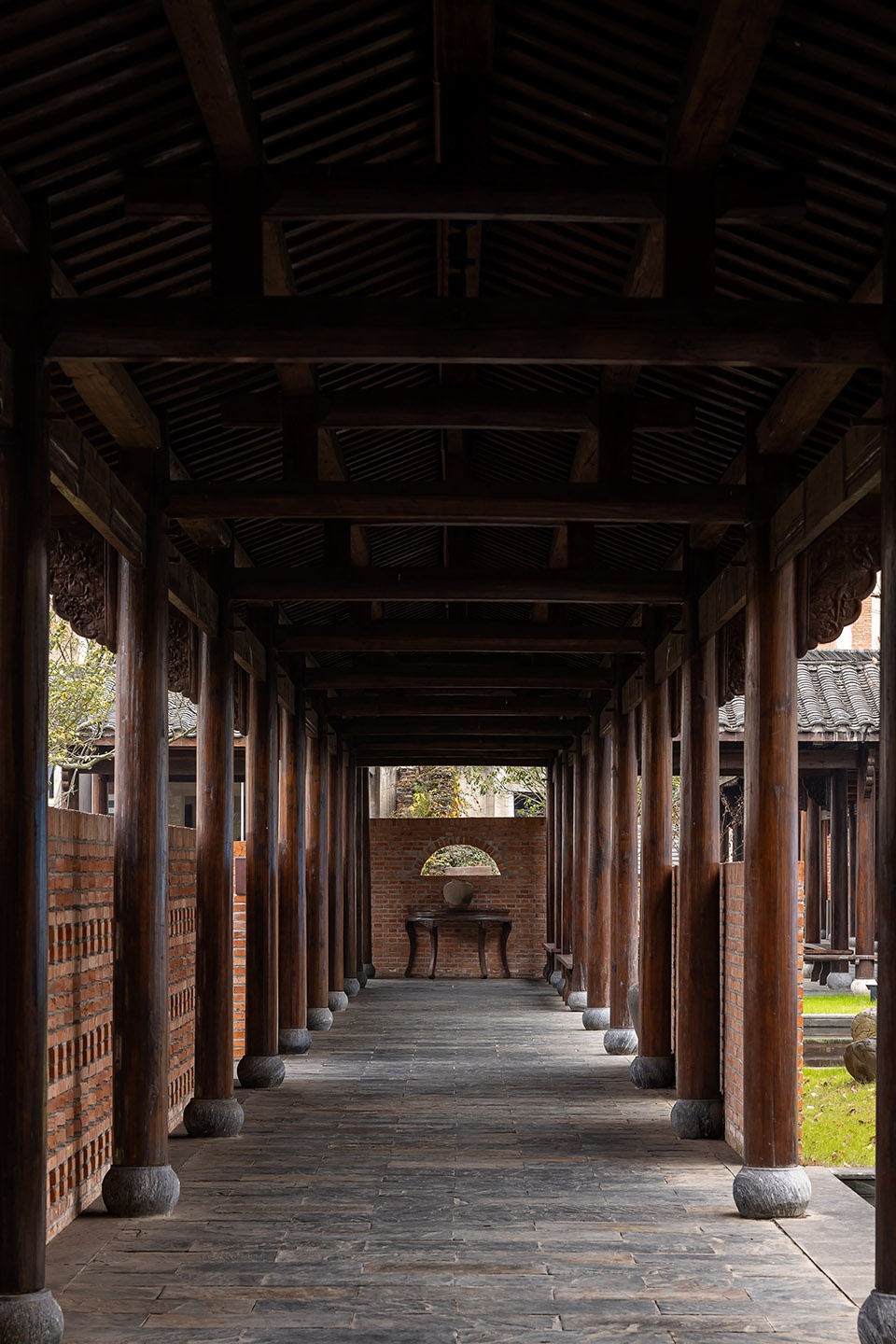 chizhou hongzhuanji guesthouse by suzhou youjian commercial design