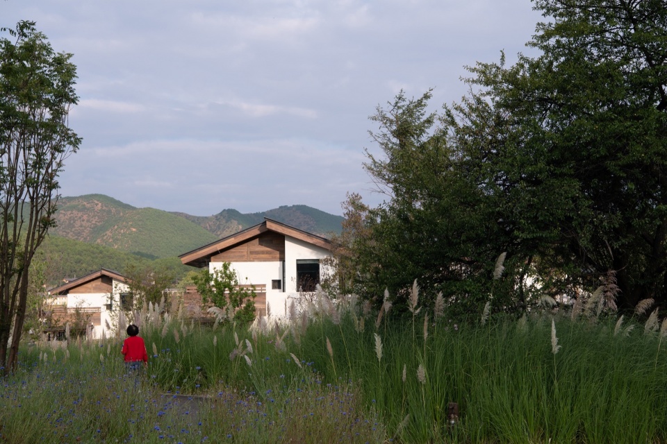 Lugu Lanyond Alpine Lake Retreat by Z scape