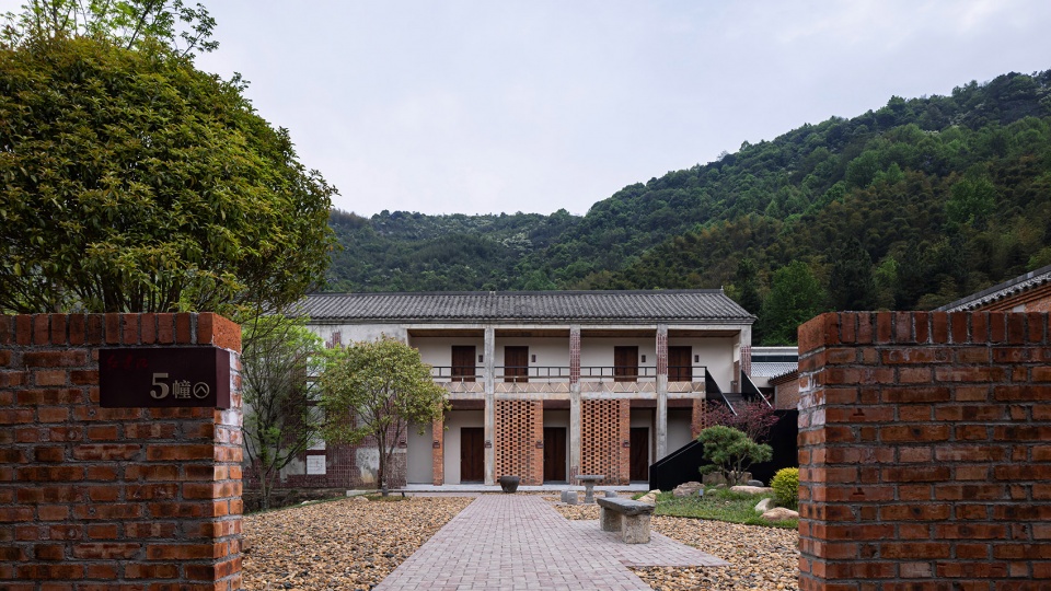 chizhou hongzhuanji guesthouse by suzhou youjian commercial design